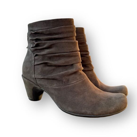 Earthies Vicenza Boot Brown Suede Slouch Zip Up Ankle Bootie Women's size 6.5B - Picture 1 of 16
